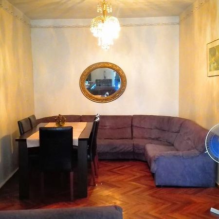 Apartment Rusudan Batumi Esterno foto